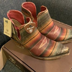 Ariat Dixon saddle blanket ankle boot